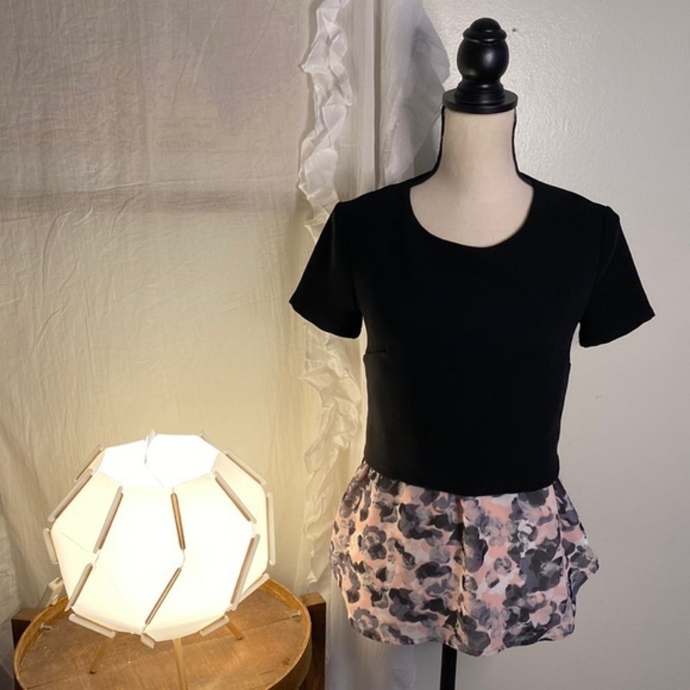Bailey 44 Faux Layered‎ Black and Floral Short Sleeve Top Size XS